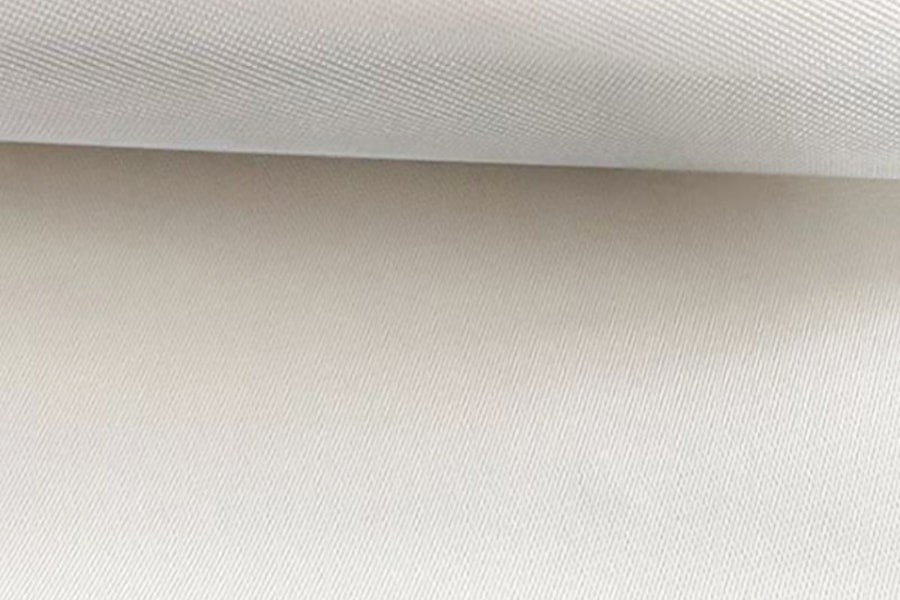 Vysokoteplotná ohňovzdorná a izolačná stredne silikónová tkanina zo sklenených vlákien